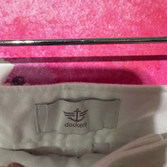 DOCKERS Womens Chino Shorts US 10P Medium White Cotton Summer Casual Travel - Picture 2 of 4